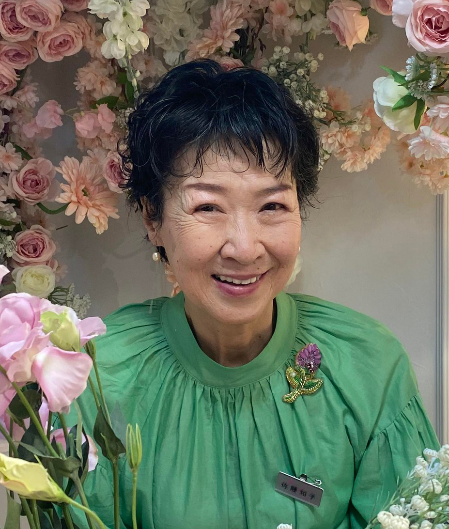 化粧品販売　佐藤和子さん